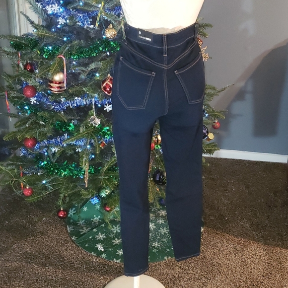 Jeans - Picture 6 of 9